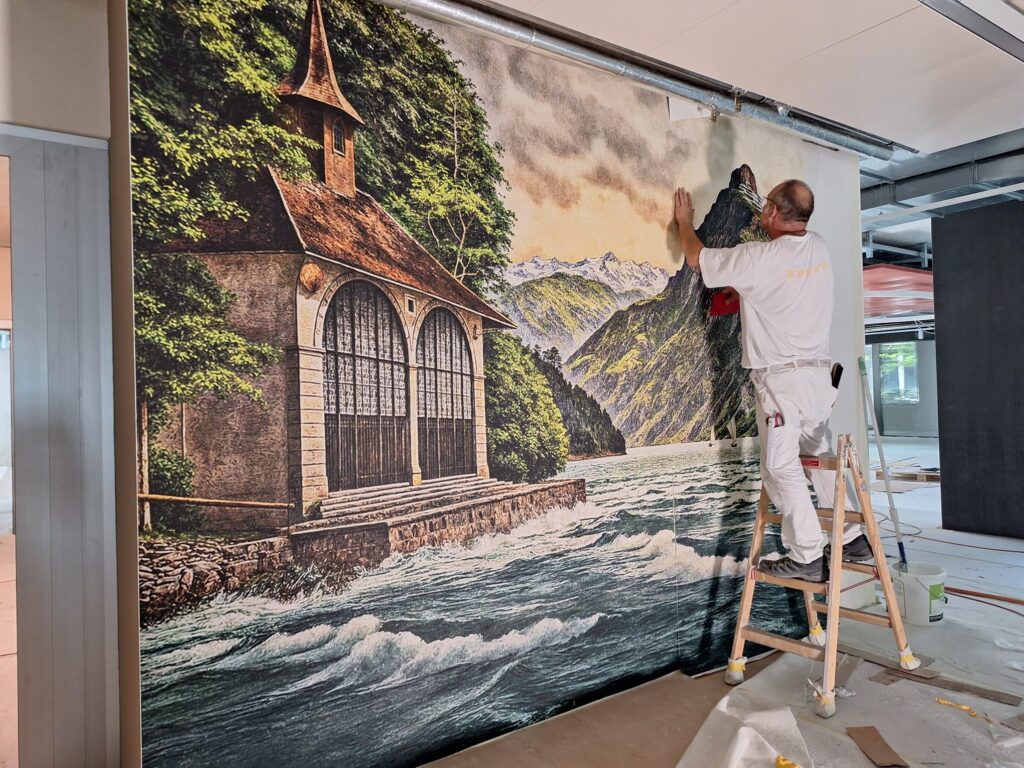 Mustertapeten anbringen lassen